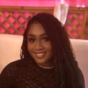 a headshot photo of Ayanna Alleyne