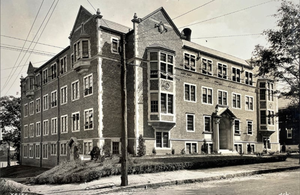 D.M. Smith Building at the time of construction, 1923.